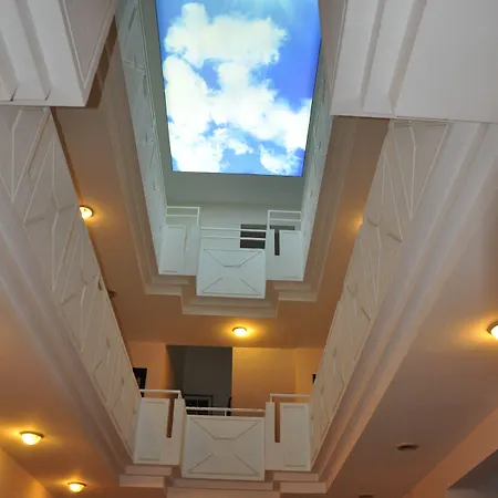 Hotel Konar 4*