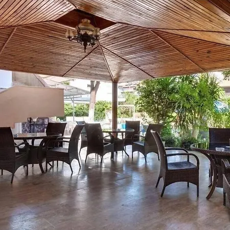 Konar Hotell 4*