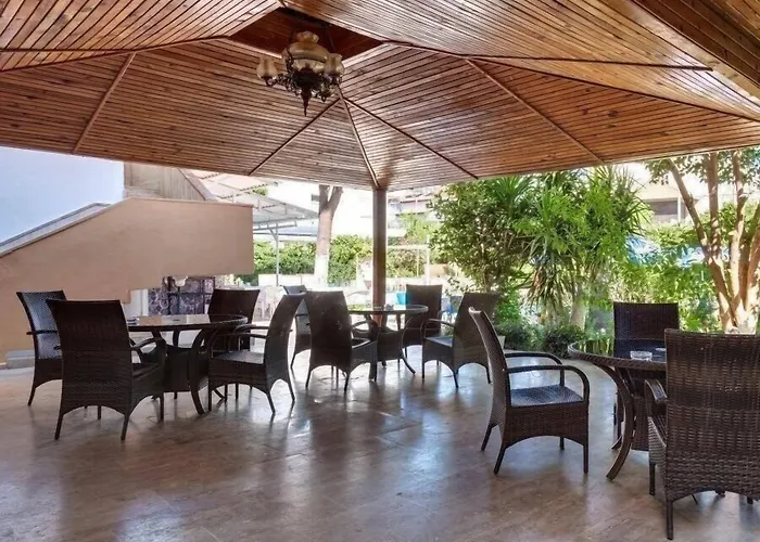 Konar Hotell 4*